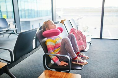 Le décalage horaire chez l'enfant comment le gérer en voyage